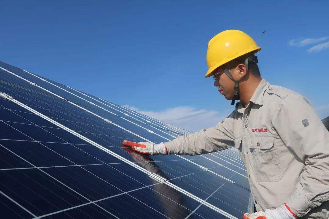 烈日下的能源人，你的堅守如此動人！