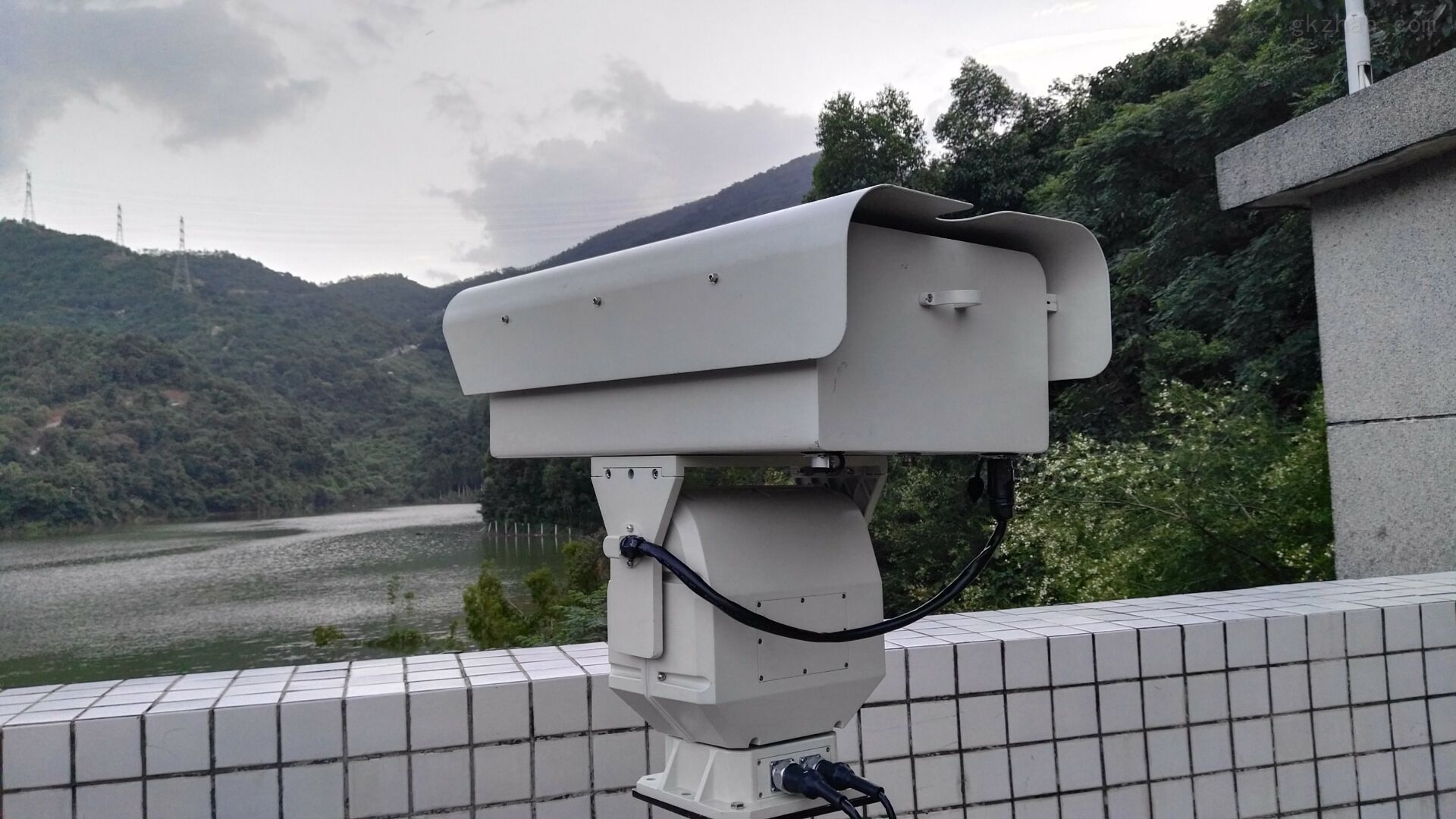 測溫型熱成像雙光譜云臺預警攝像機