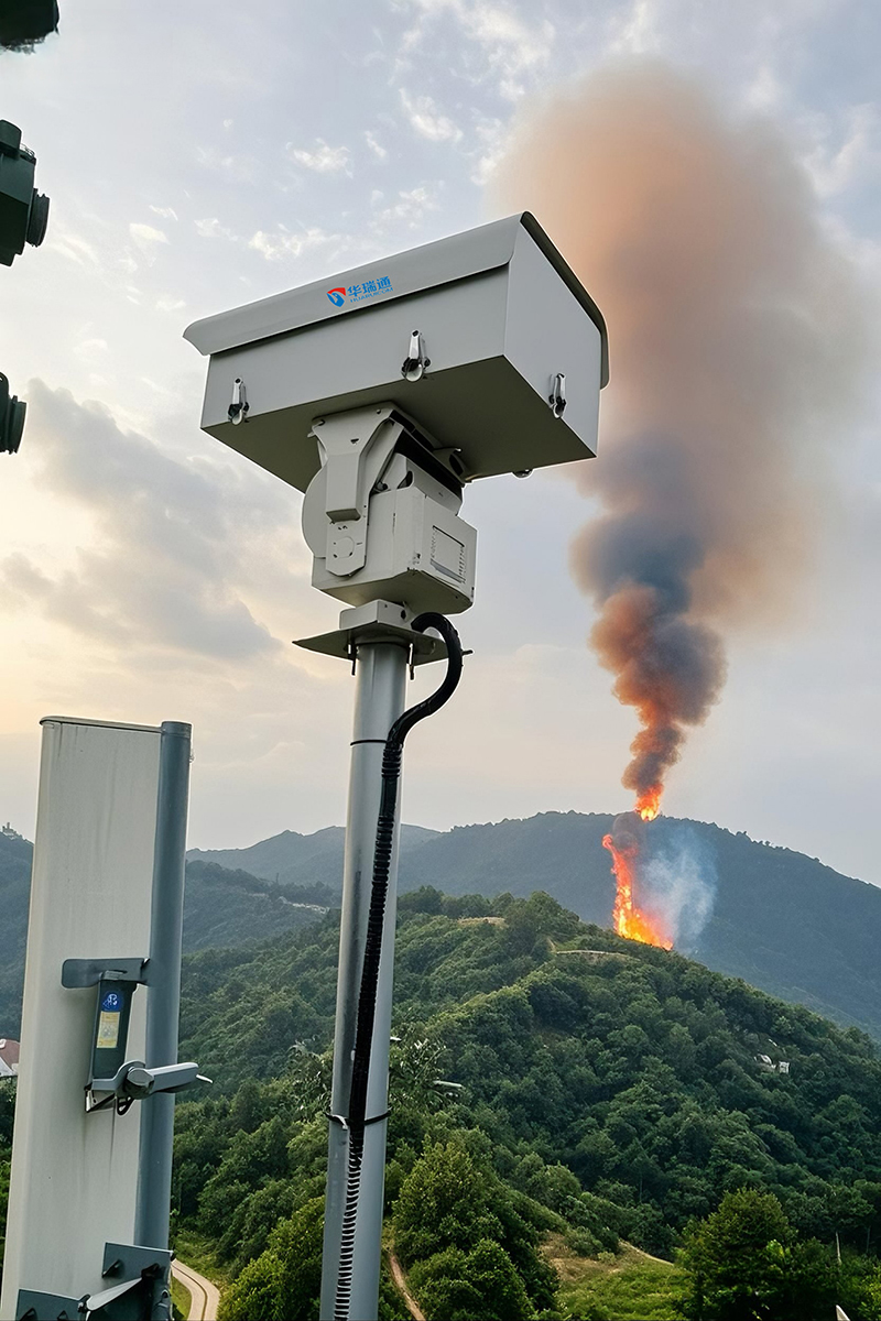 傳統(tǒng)監(jiān)控與6公里熱成像AI攝像機(jī)在全天候防火中的效率對(duì)比及效率提升300%的奧秘